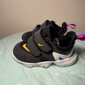Nike Free RN Toddler Sneakers size 6